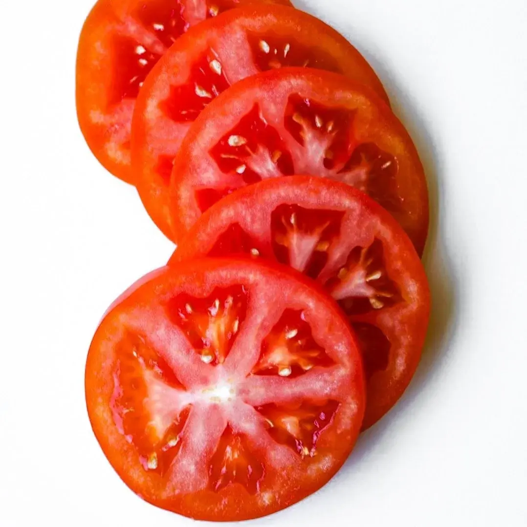 Tomato, from above in a white dish